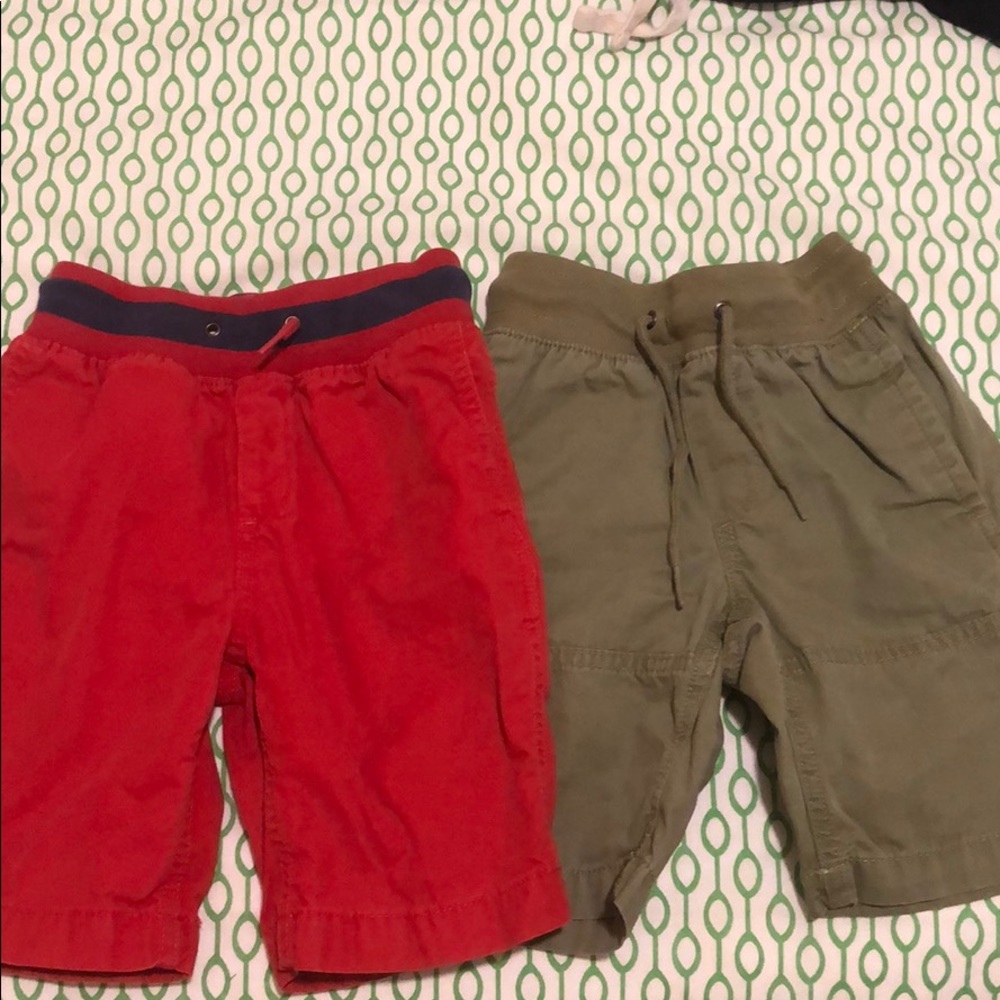 2 Gap Kids boys size XS shorts